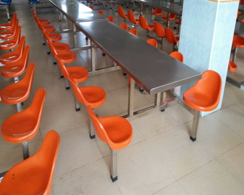 8人靠背不鏽鋼餐（cān）桌