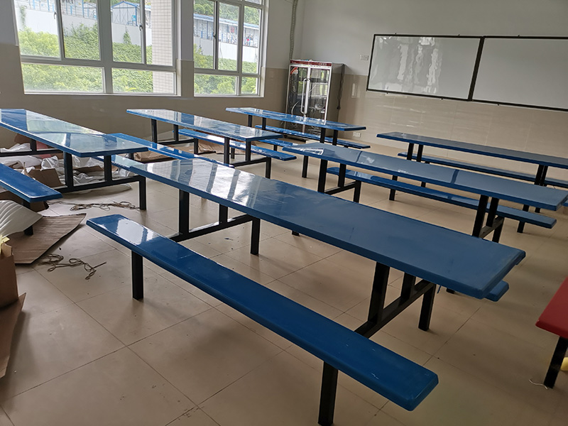 10人位長條玻璃鋼餐（cān）桌椅（yǐ）