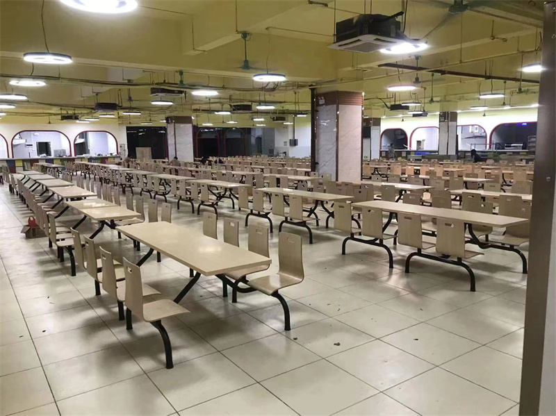 曲木椅靠背餐桌