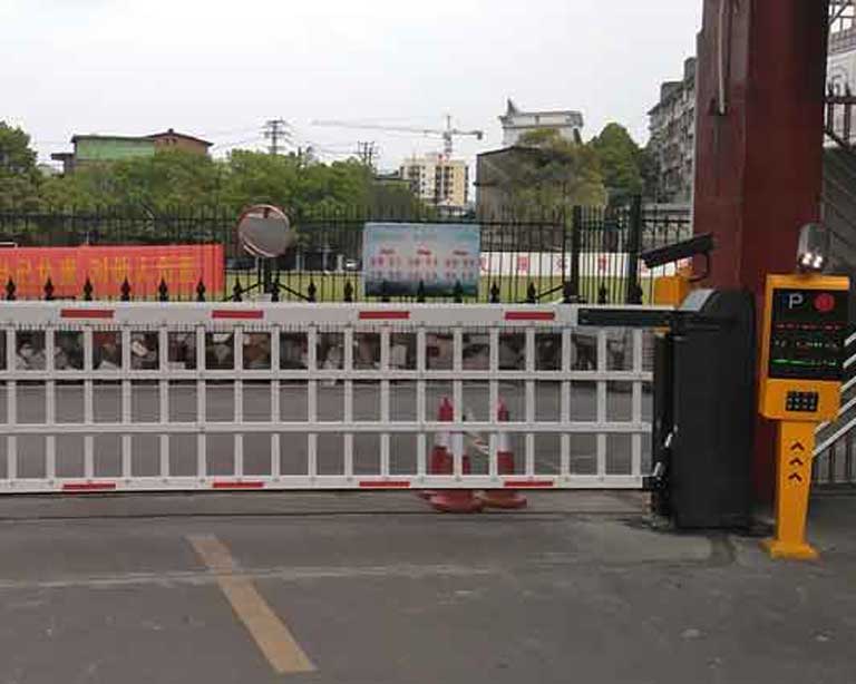 湖南（nán）省益陽市（shì）赫山區十三中學