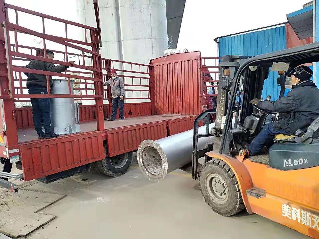 樱桃小视频牌沼氣火（huǒ）炬發往河南案例分享